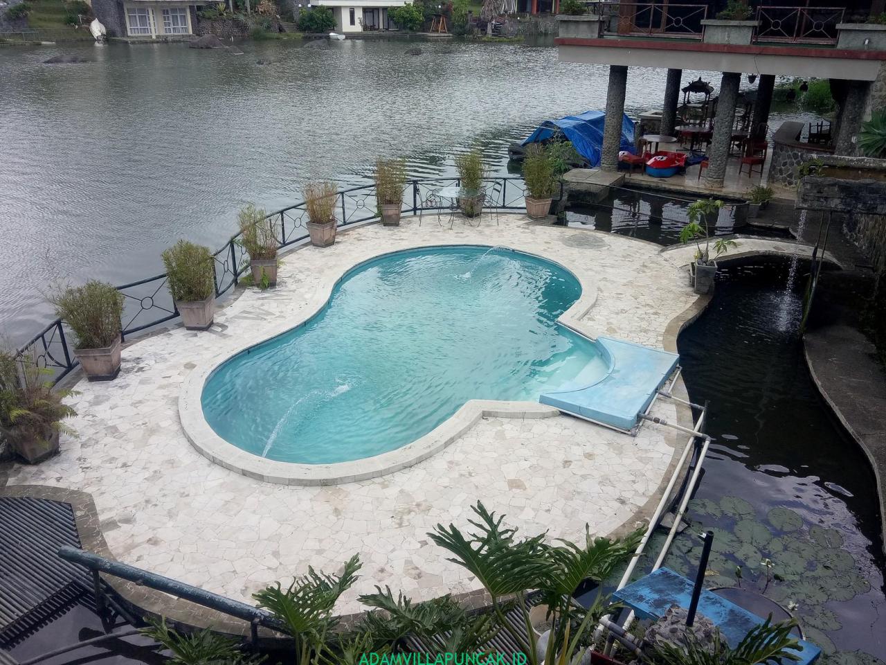 villa bukit danau puncak