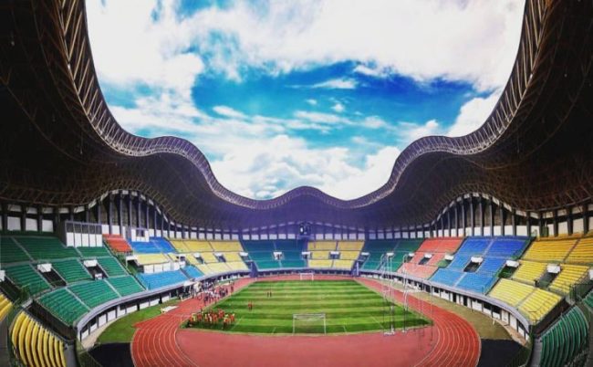 pertandingan di stadion patriot