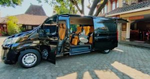 Sewa Hiace Premio Luxury Jakarta Terbaru 2024 - Rafly Trans
