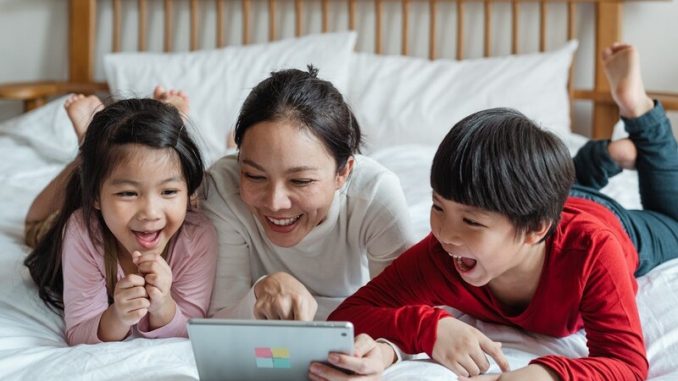 Belajar dari Rumah Jadi Mudah Berkat Teknologi, Begini Caranya!