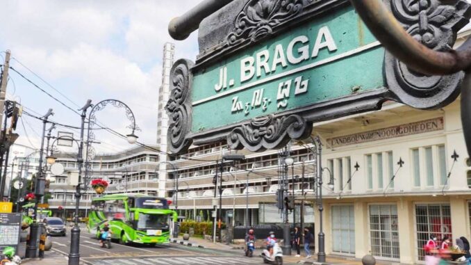 memilih bus di bandung